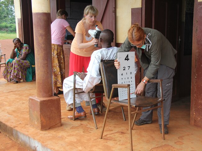 „okuliści Dla Afryki” Podsumowują 6 Tys Par Okularów Aktualności Okulistyka Medycyna 0479