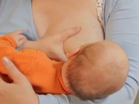 Prawidłowe przystawianie dziecka do piersi