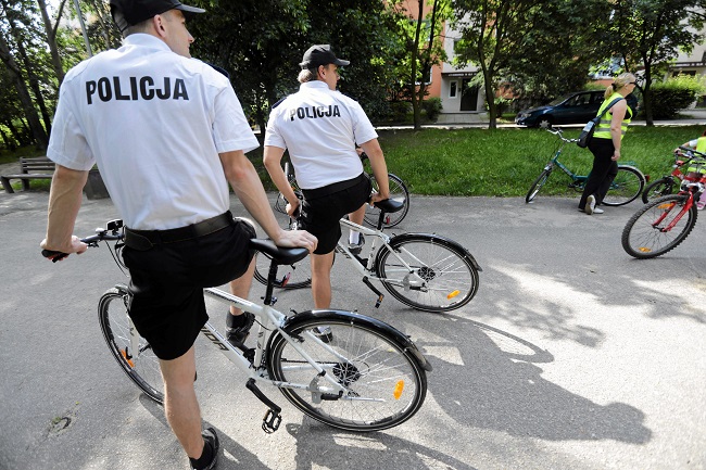 policja, policjant, policjanci na rowerach, policjant na rowerze